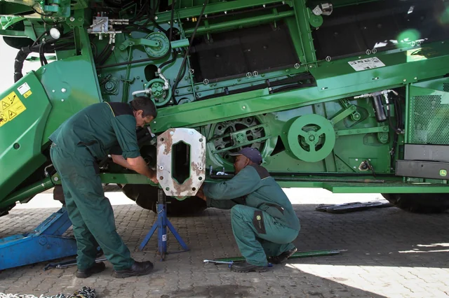 John Deere Tractor Repair Mistakes That Cost Owners Thousands